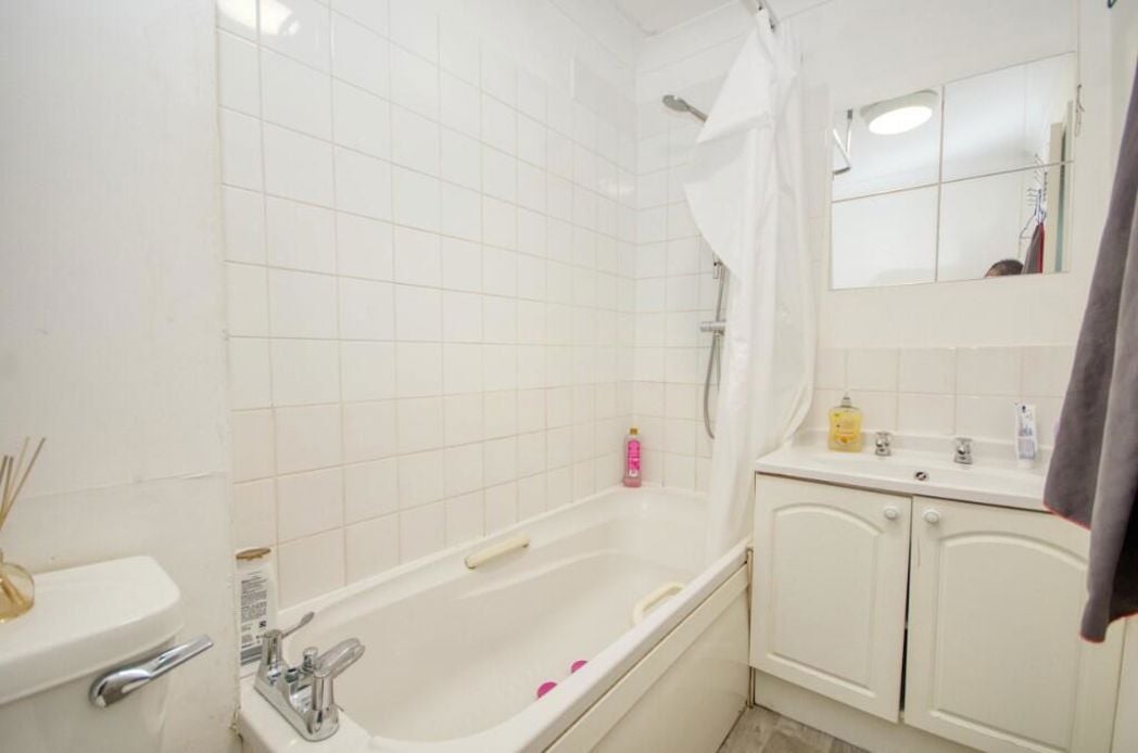 Property image 11 of 12