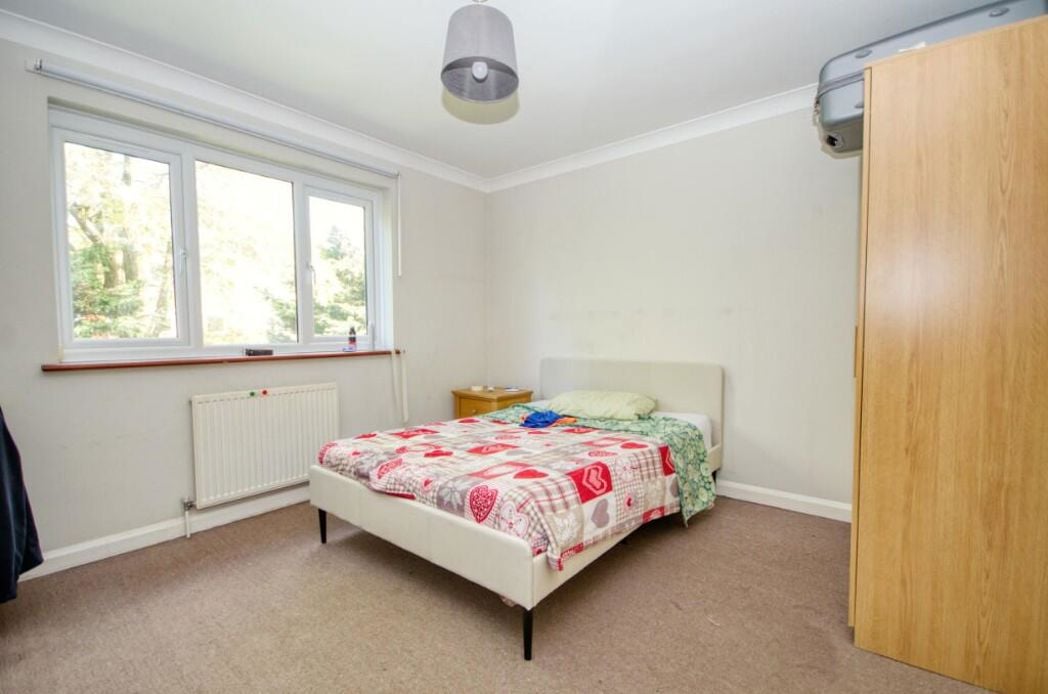 Property image 8 of 12
