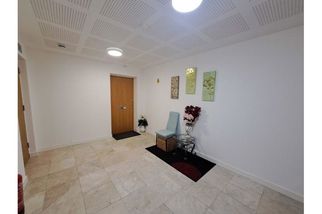 Property image 12 of 23