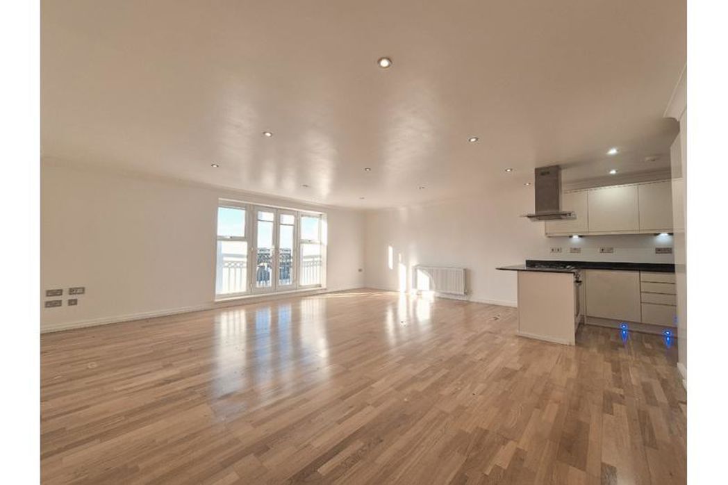 Property image 2 of 23