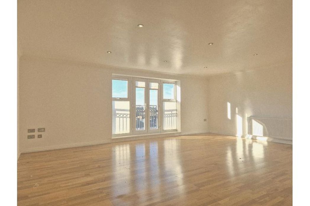 Property image 4 of 23