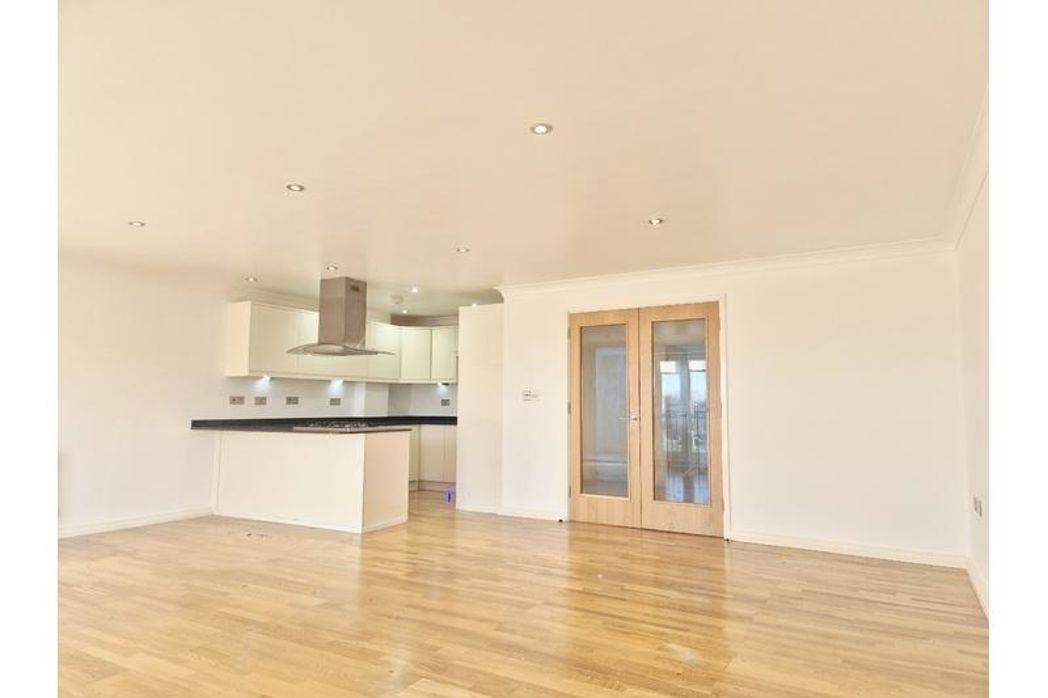 Property image 6 of 23