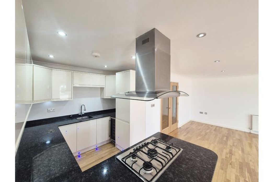 Property image 8 of 23