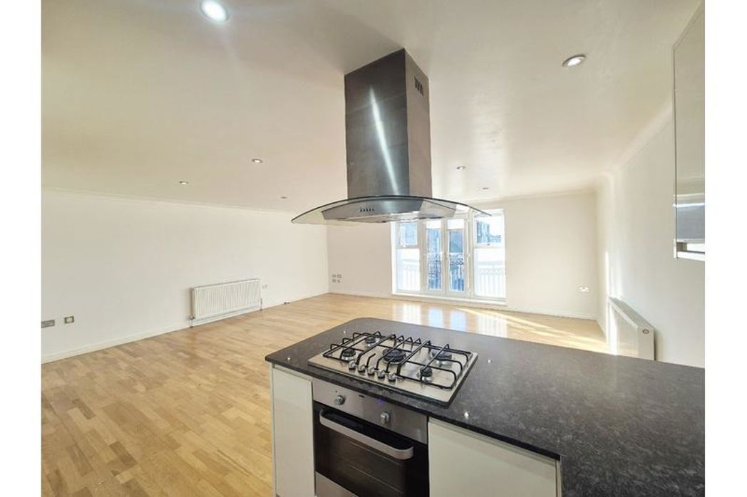 Property image 7 of 23