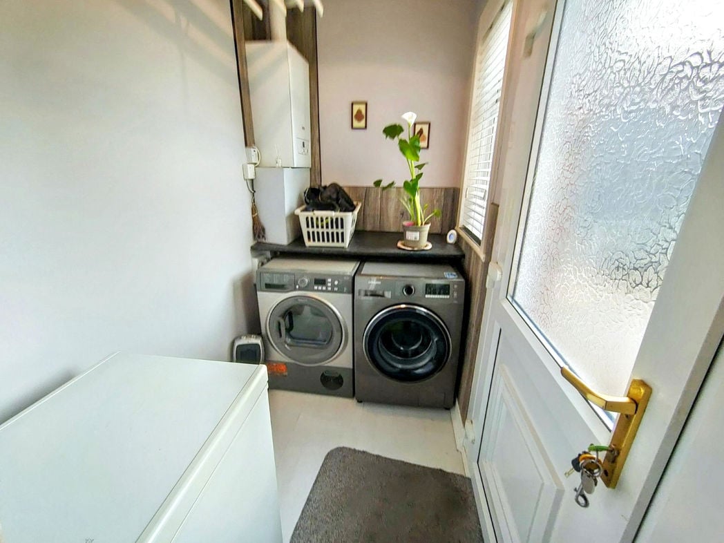 Property image 7 of 12
