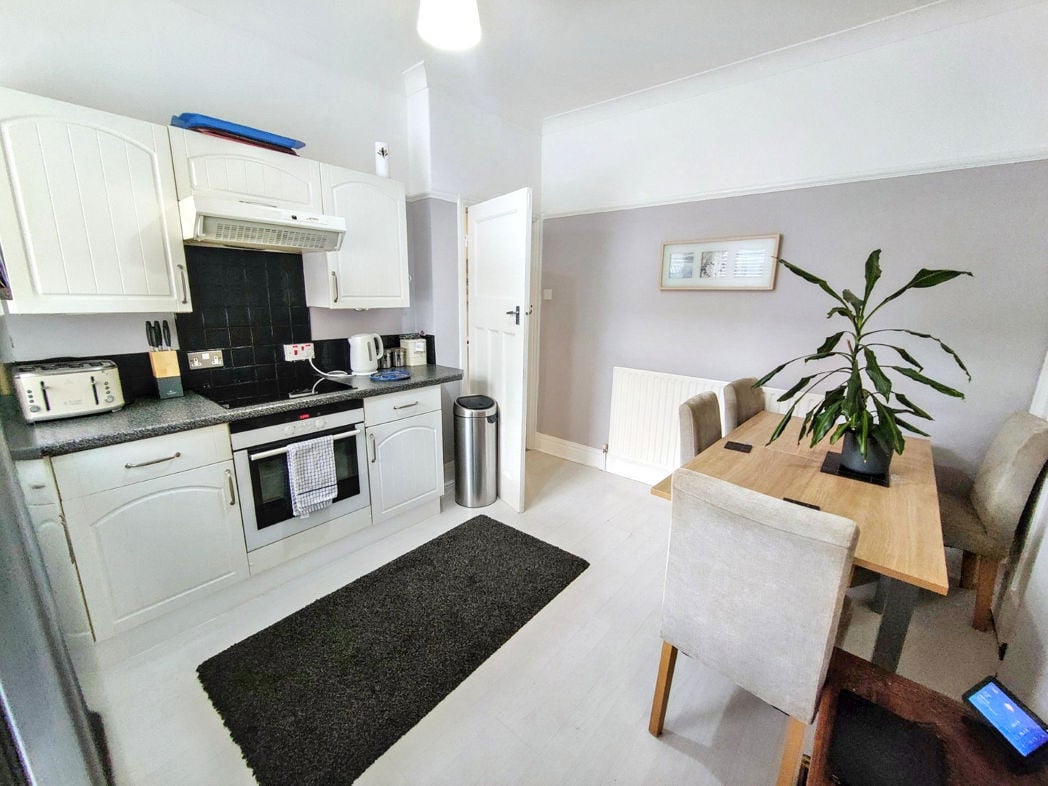 Property image 3 of 12