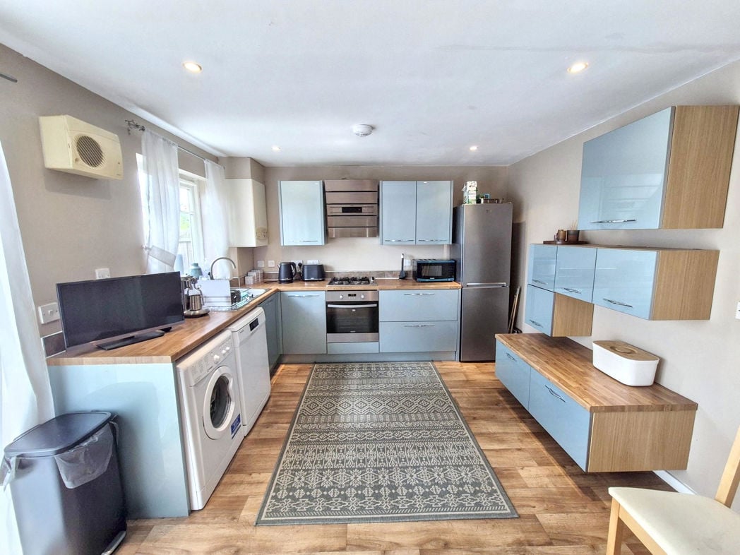 Property image 3 of 23