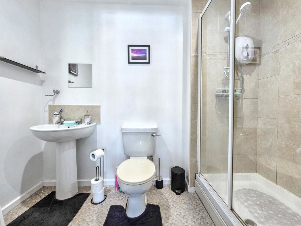 Property image 13 of 23