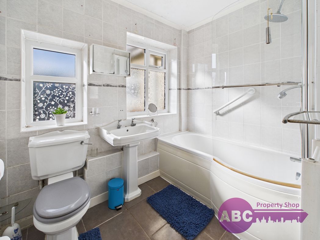 Property image 21 of 27