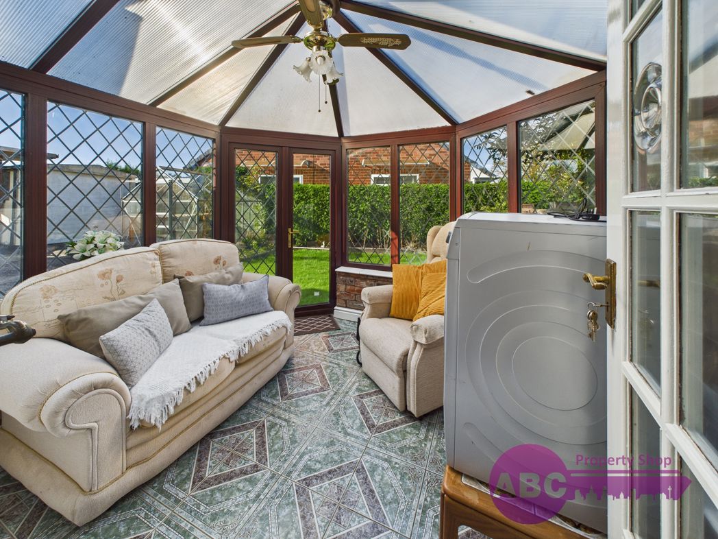 Property image 9 of 27