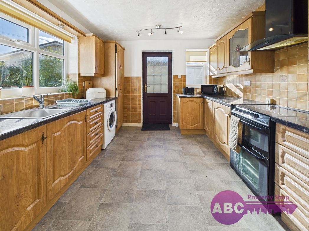 Property image 8 of 27
