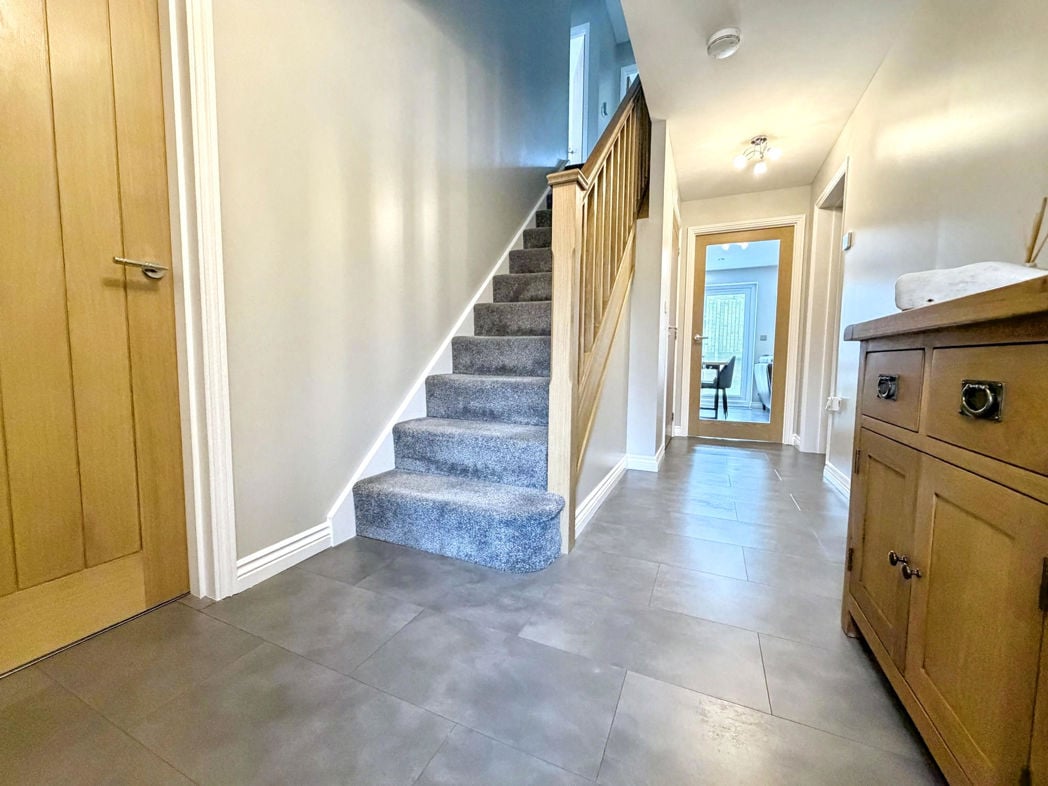 Property image 5 of 32