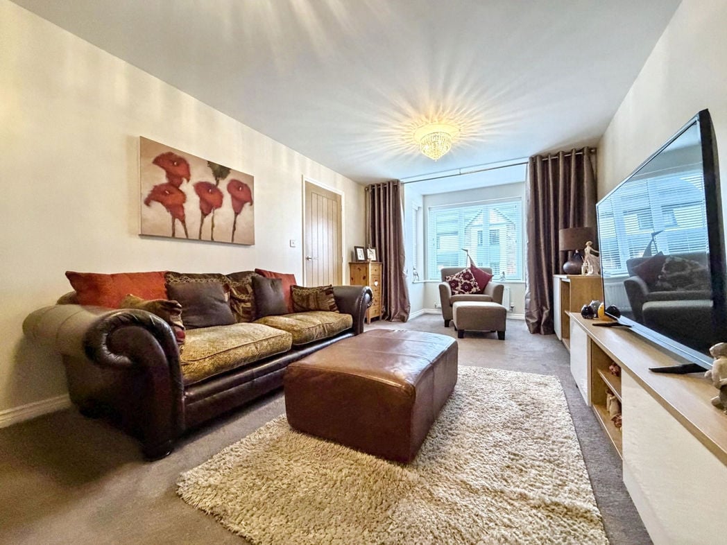 Property image 4 of 32