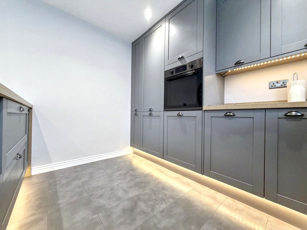 Property image 10 of 32