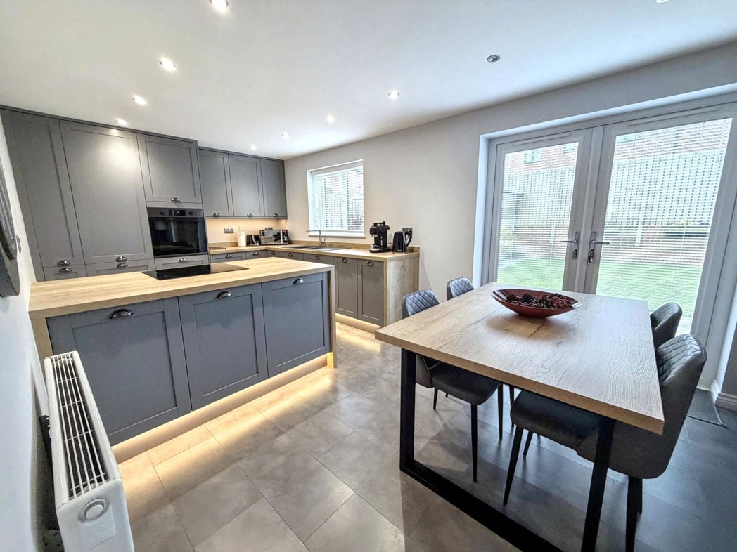 Property image 2 of 32