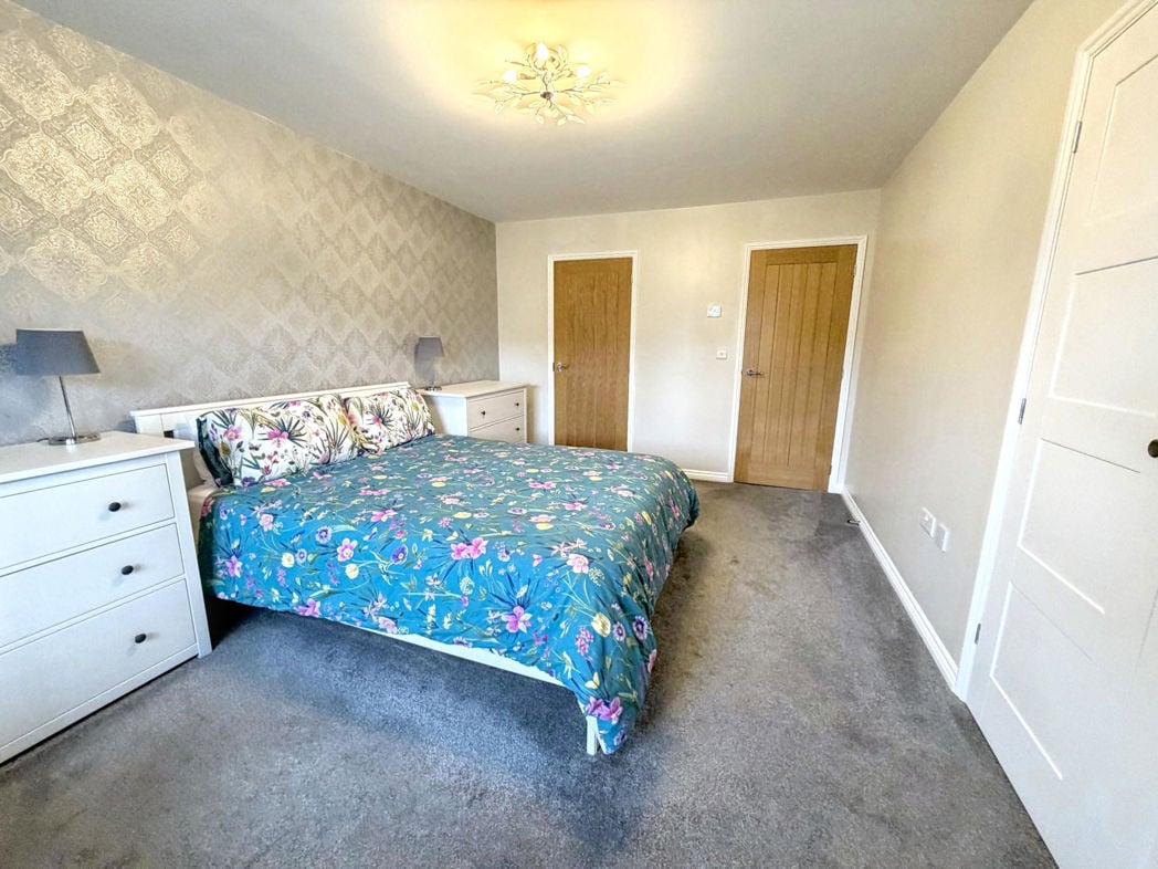 Property image 16 of 32