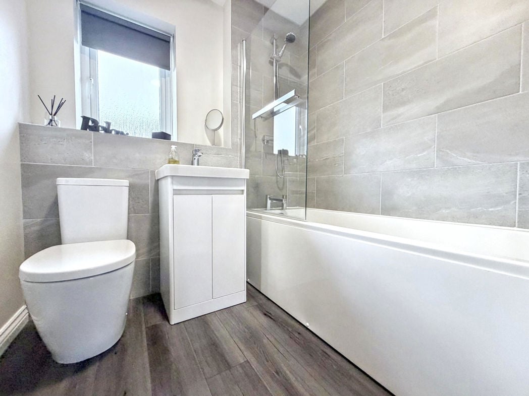 Property image 26 of 32