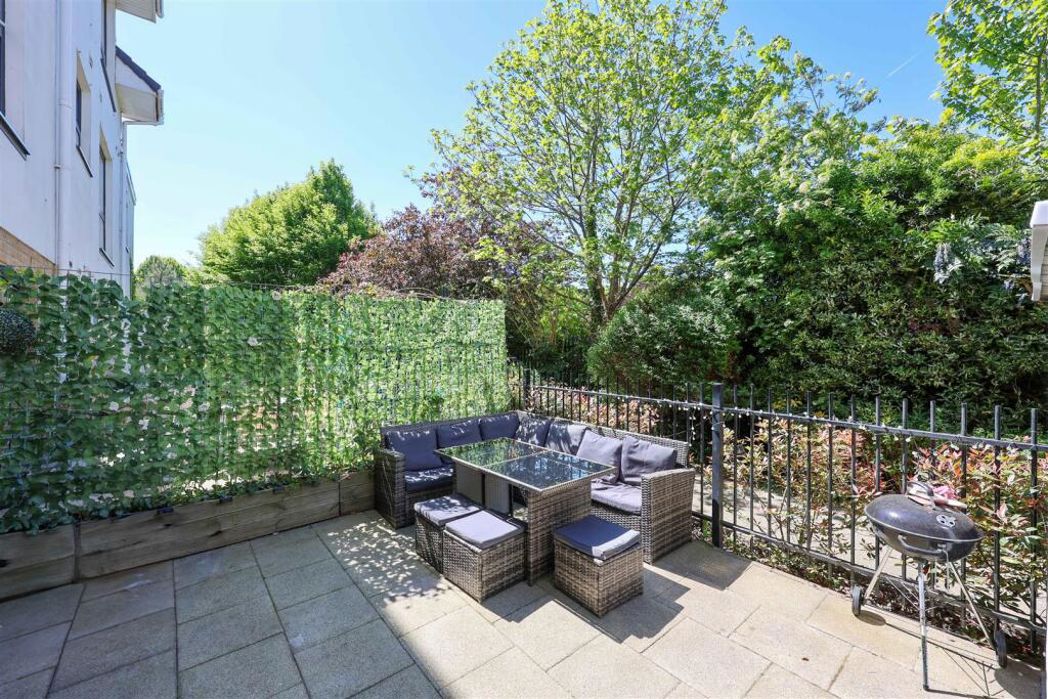 Property image 2 of 12