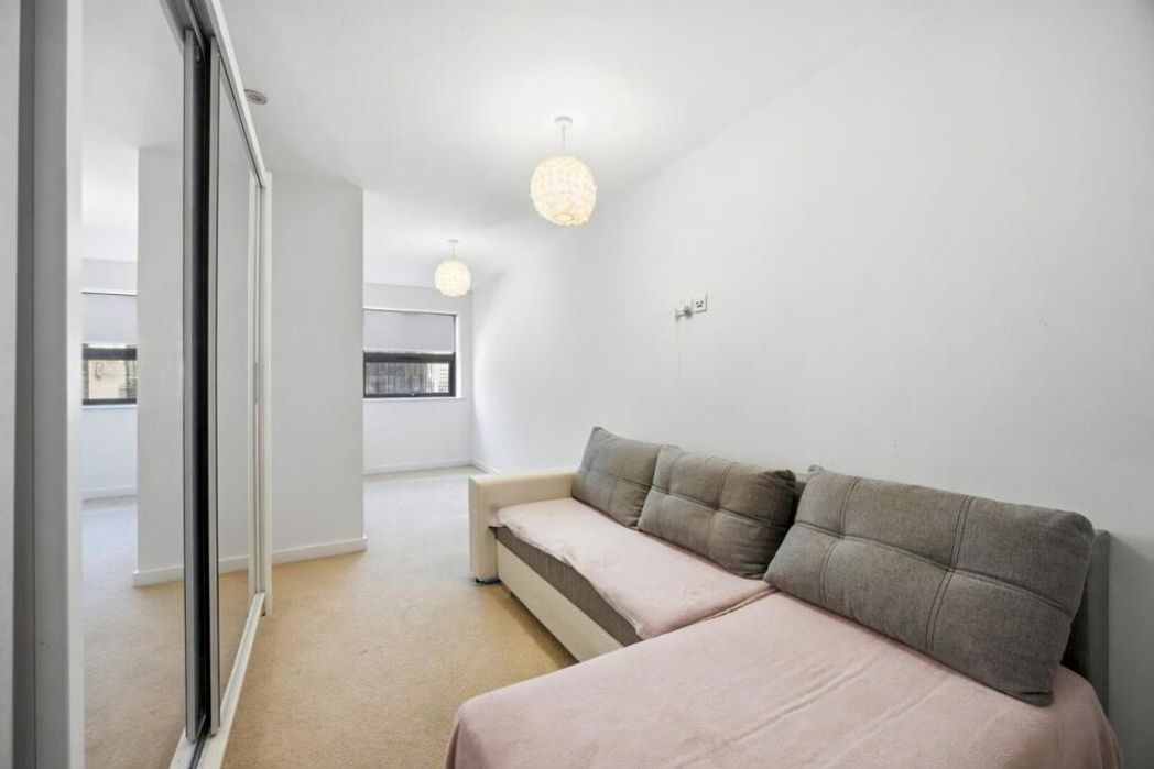 Property image 7 of 12
