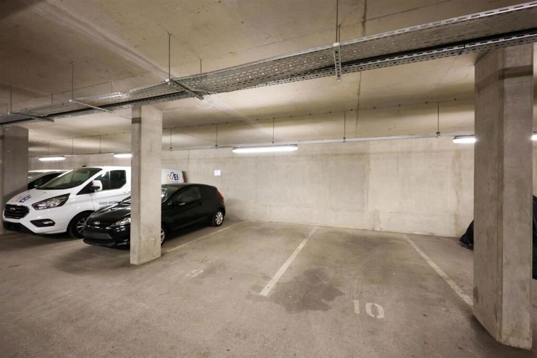 Property image 11 of 12