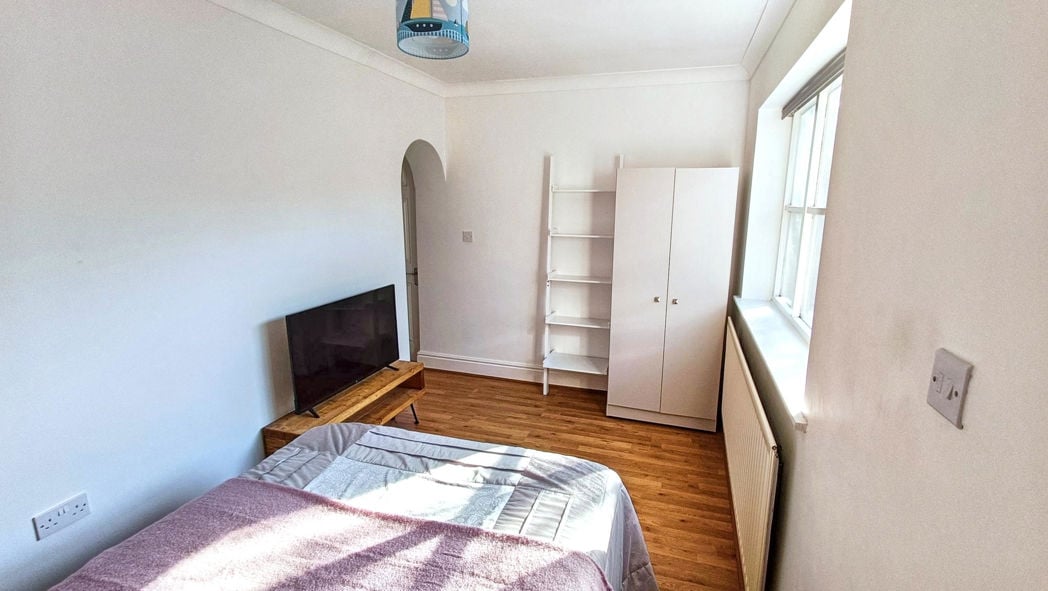 Property image 6 of 18