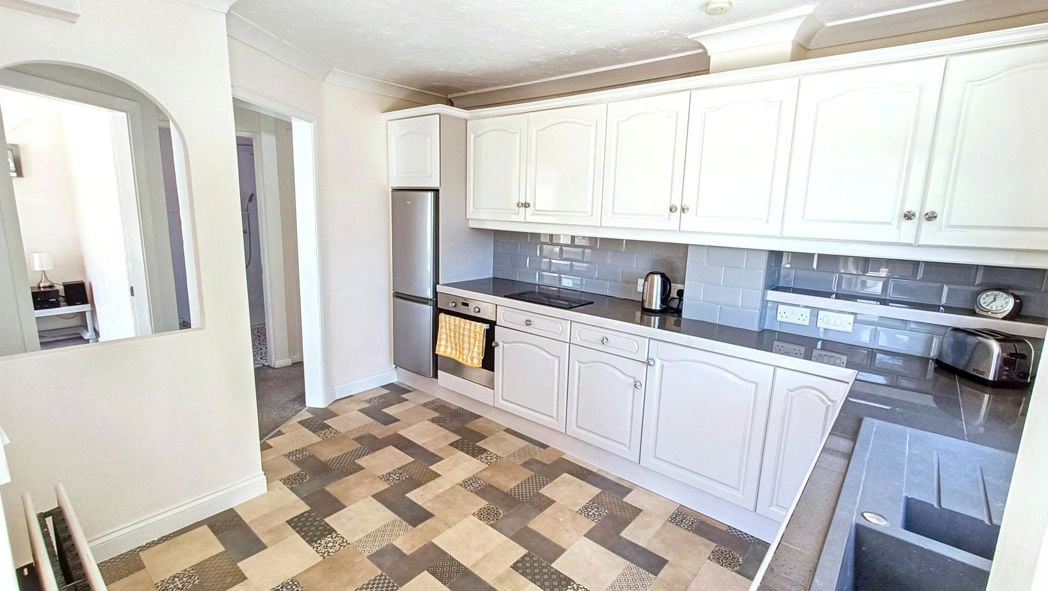 Property image 4 of 18