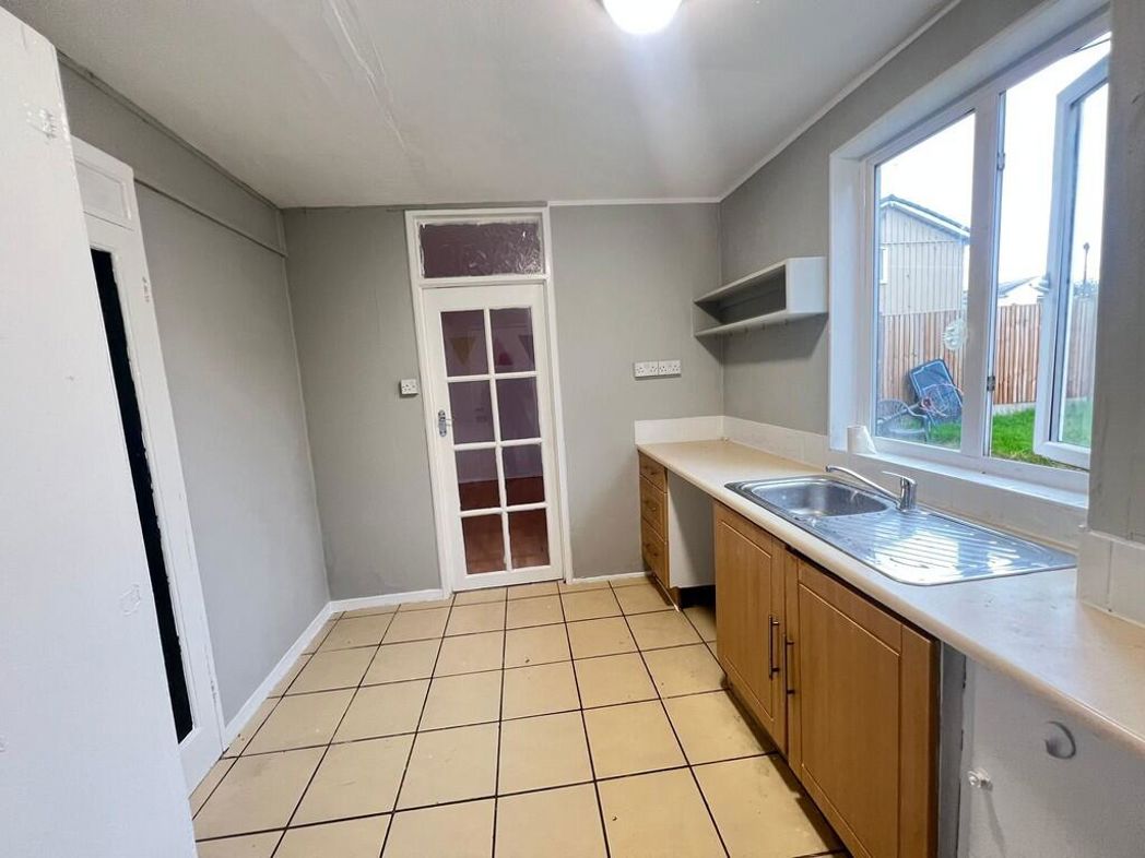 Property image 6 of 17