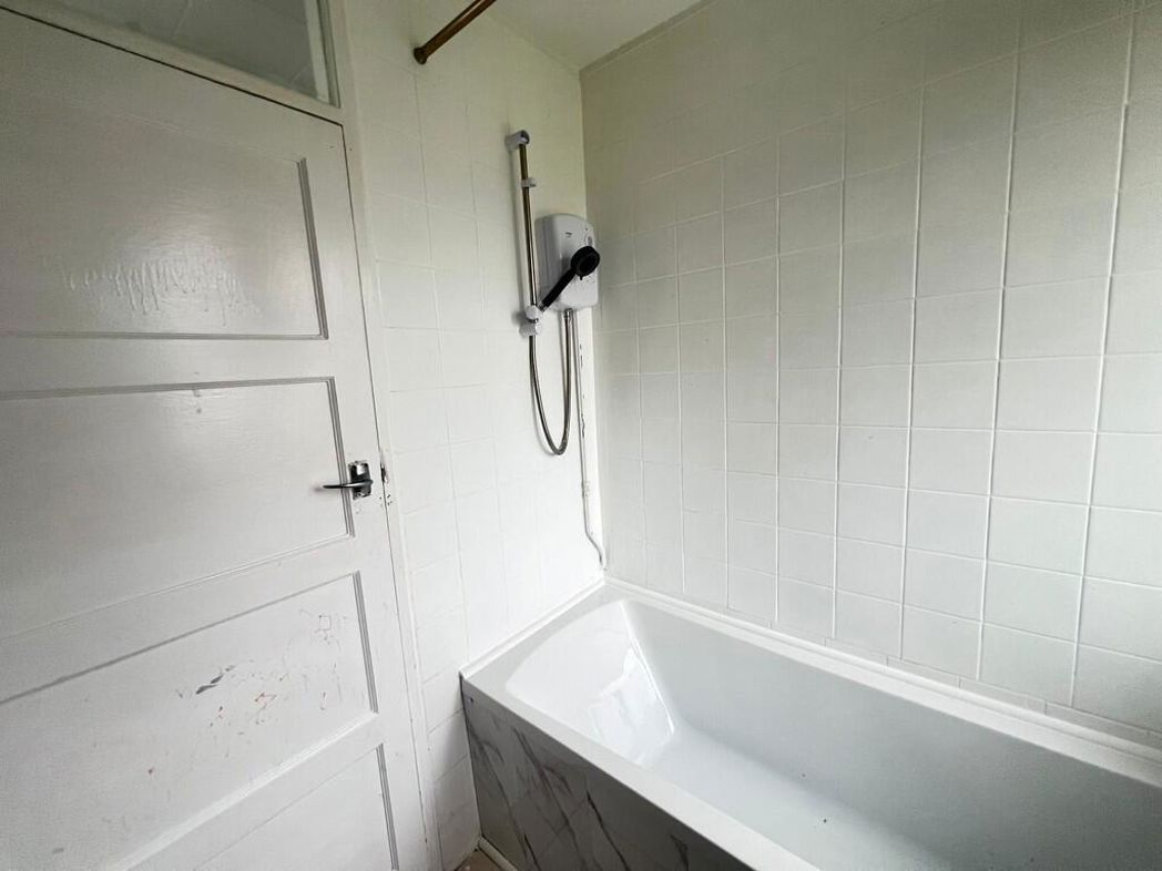 Property image 11 of 17