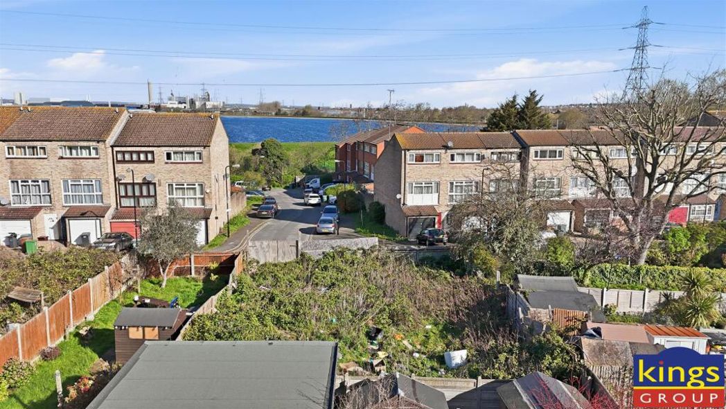 Property image 11 of 22