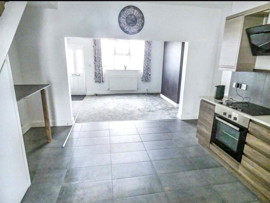 Property image 4 of 23