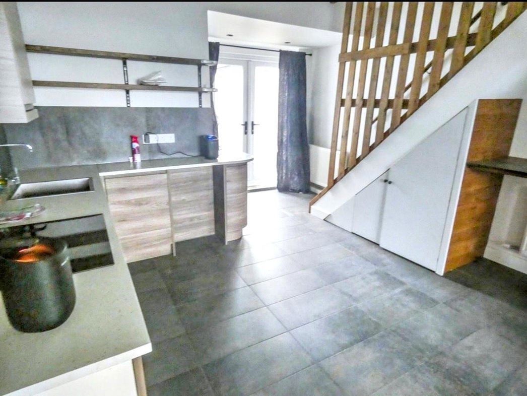 Property image 5 of 23