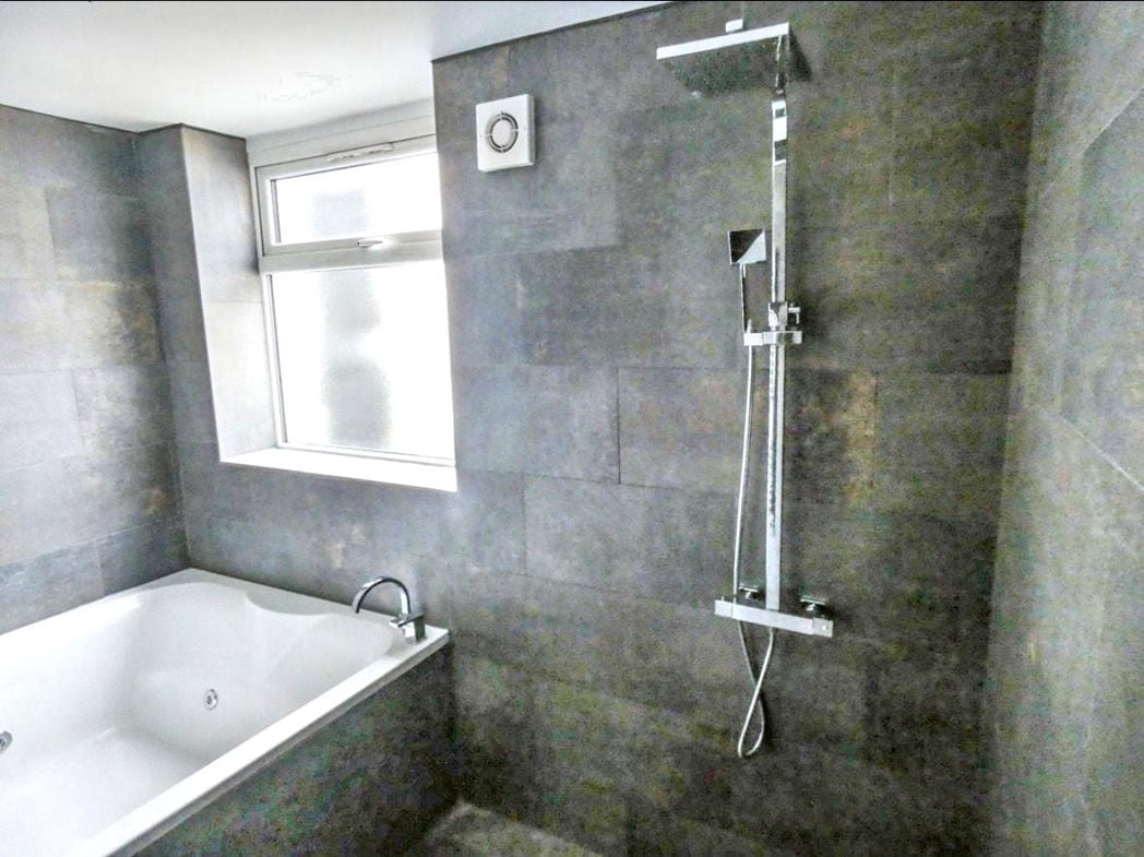 Property image 15 of 23