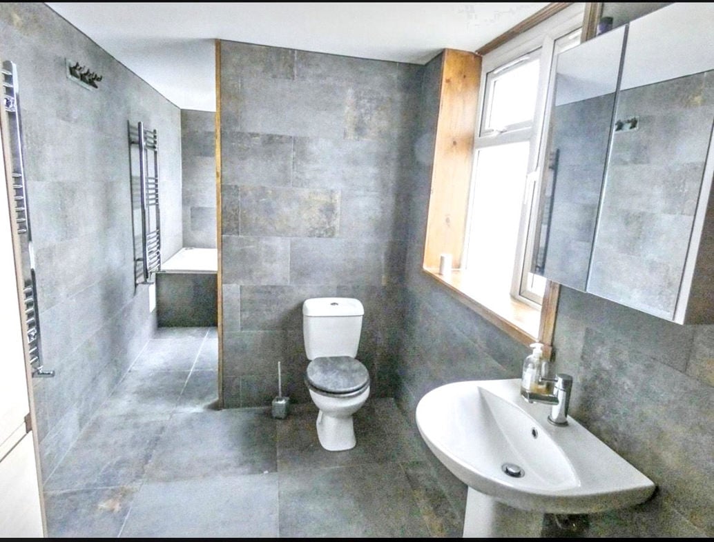 Property image 12 of 23