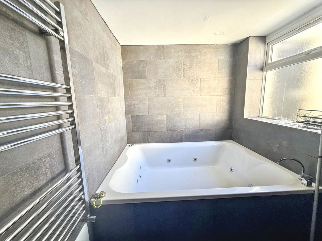 Property image 13 of 23
