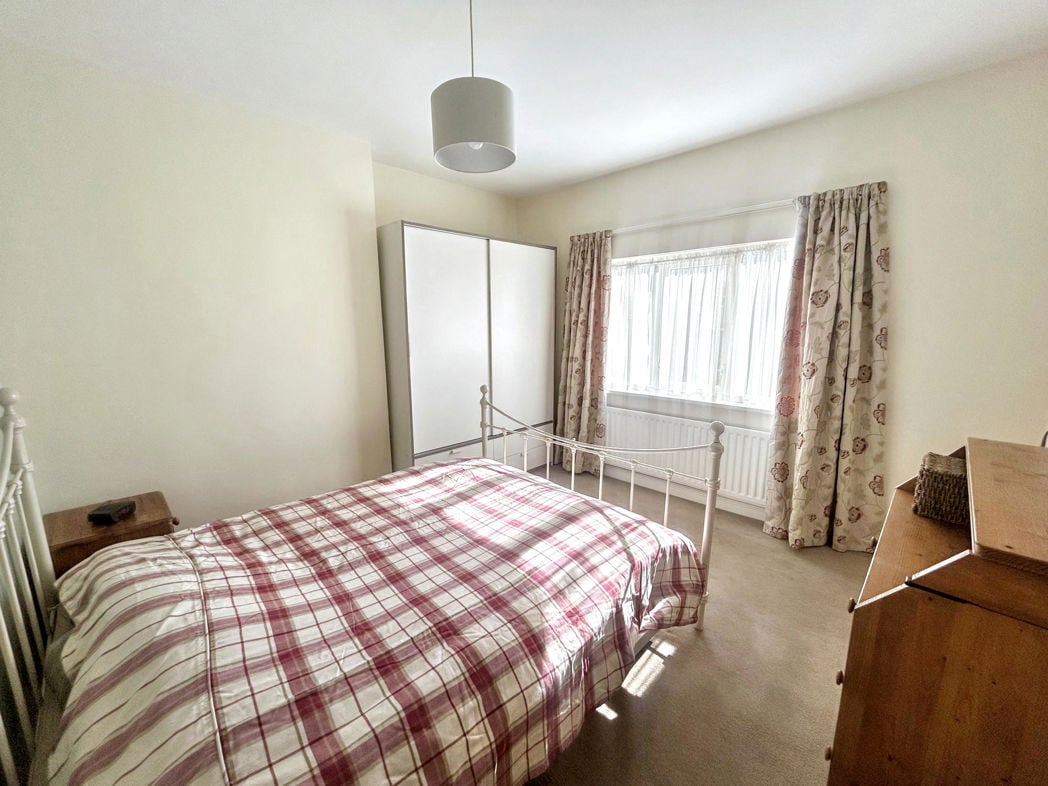 Property image 8 of 12