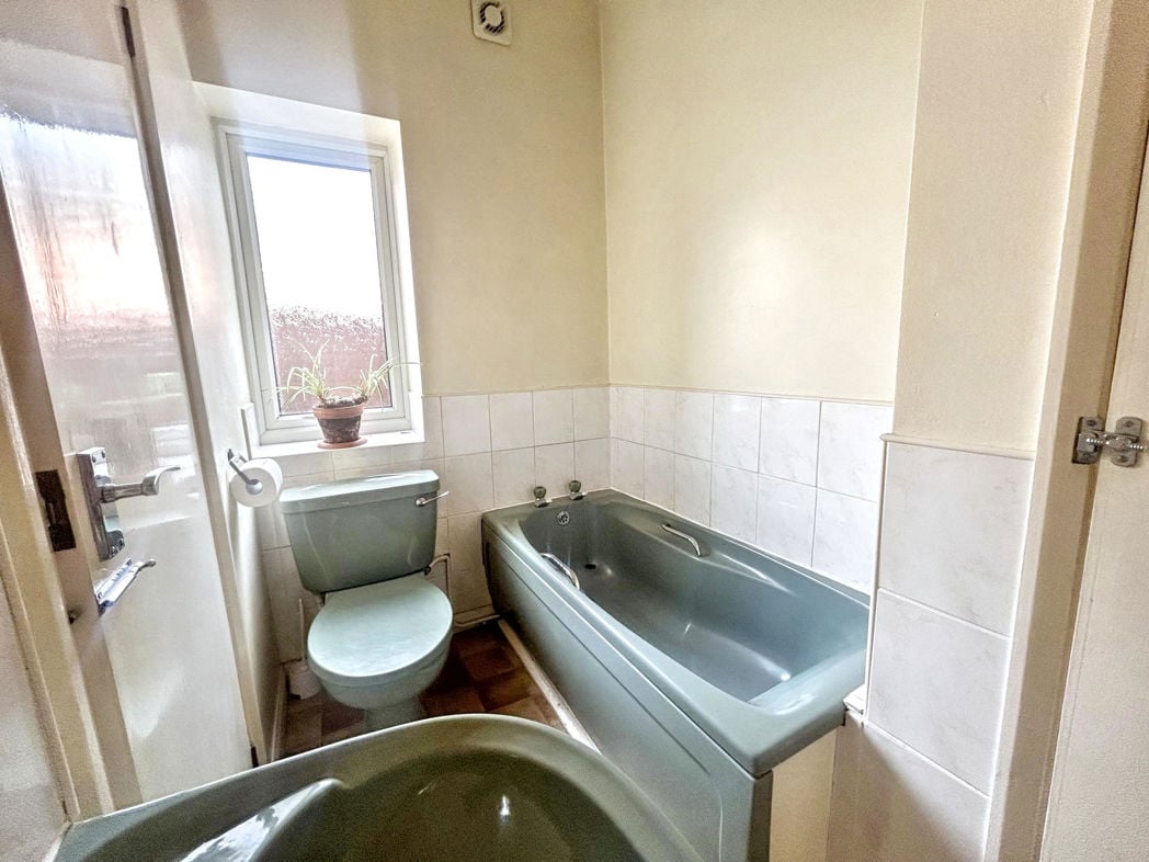 Property image 7 of 12