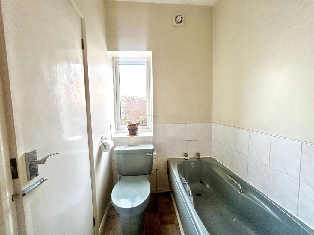 Property image 5 of 12