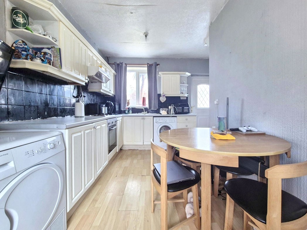 Property image 7 of 17