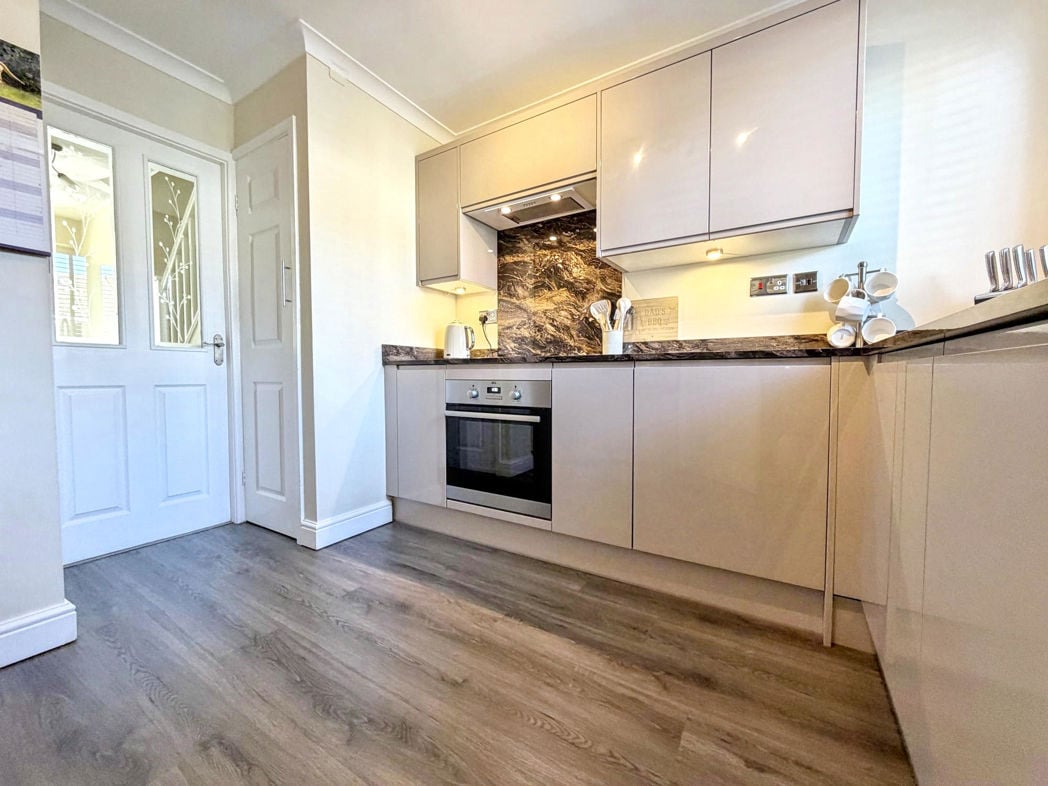 Property image 10 of 23