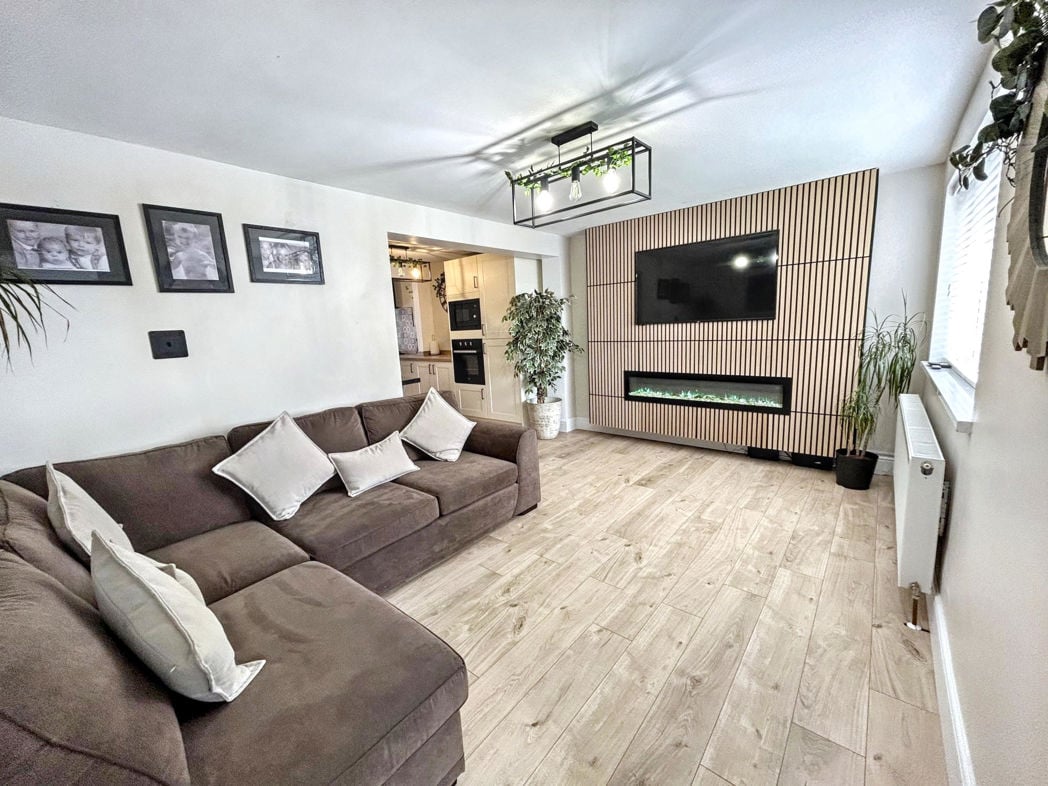 Property image 2 of 11