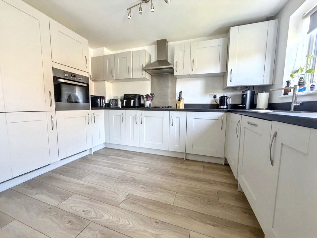 Property image 6 of 21