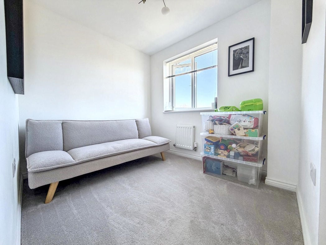 Property image 11 of 21
