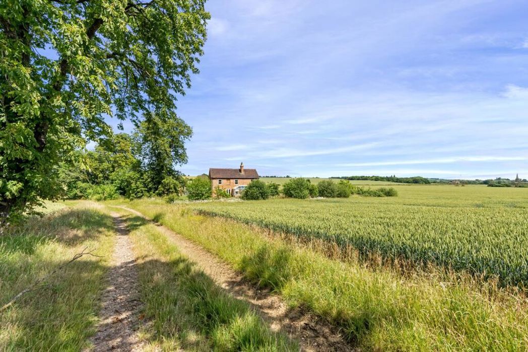Property image 6 of 8