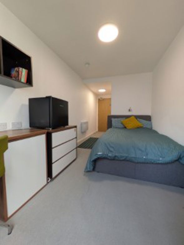 Property image 2 of 8