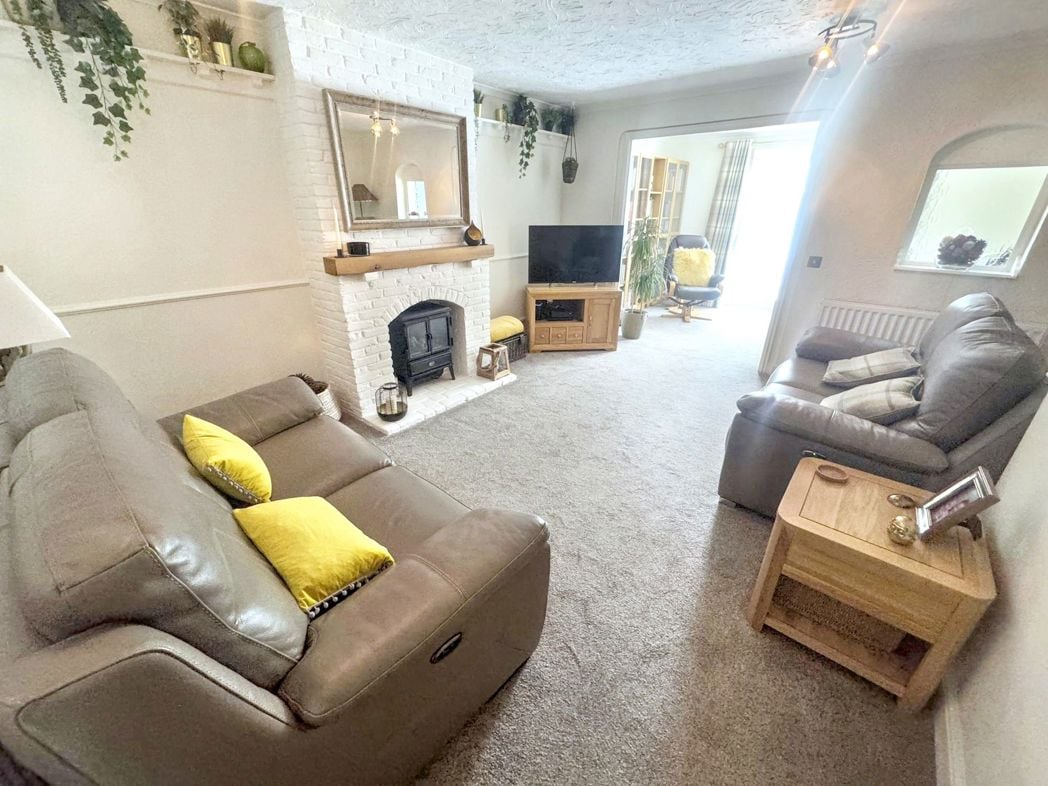 Property image 3 of 12