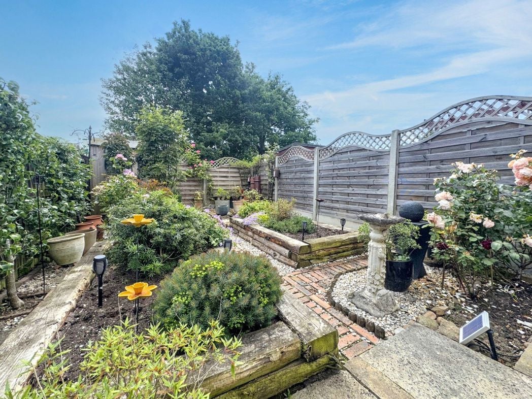 Property image 11 of 12