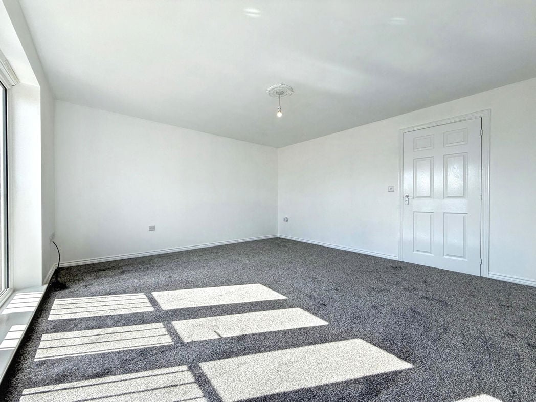 Property image 10 of 23