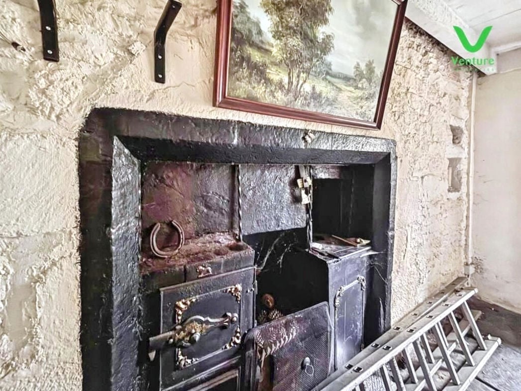 Property image 11 of 35