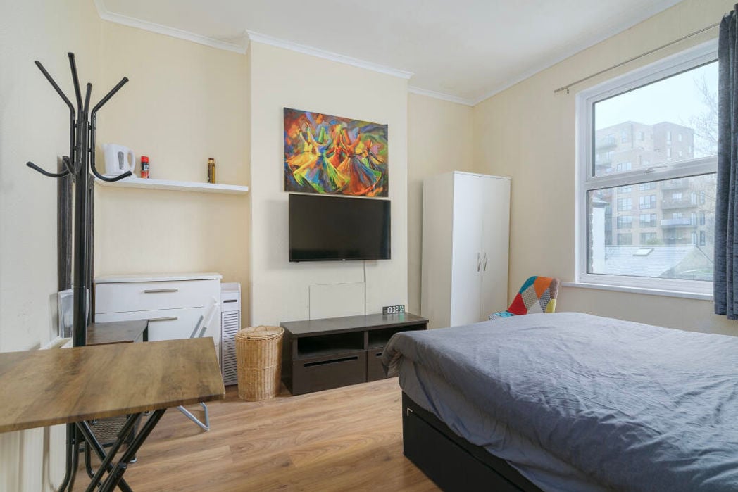 Property image 8 of 16