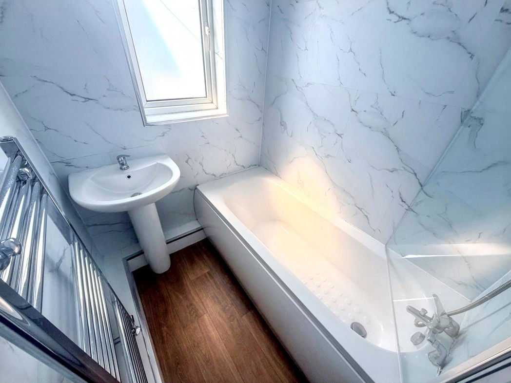Property image 6 of 9